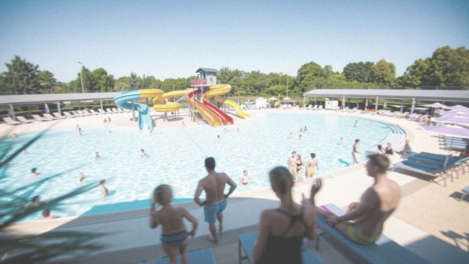 Jakie atrakcje można znaleźć w aquaparkach i basenach w Rybniku?